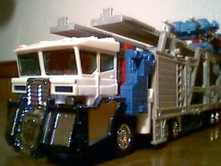 God Magnus in armored carrier mode